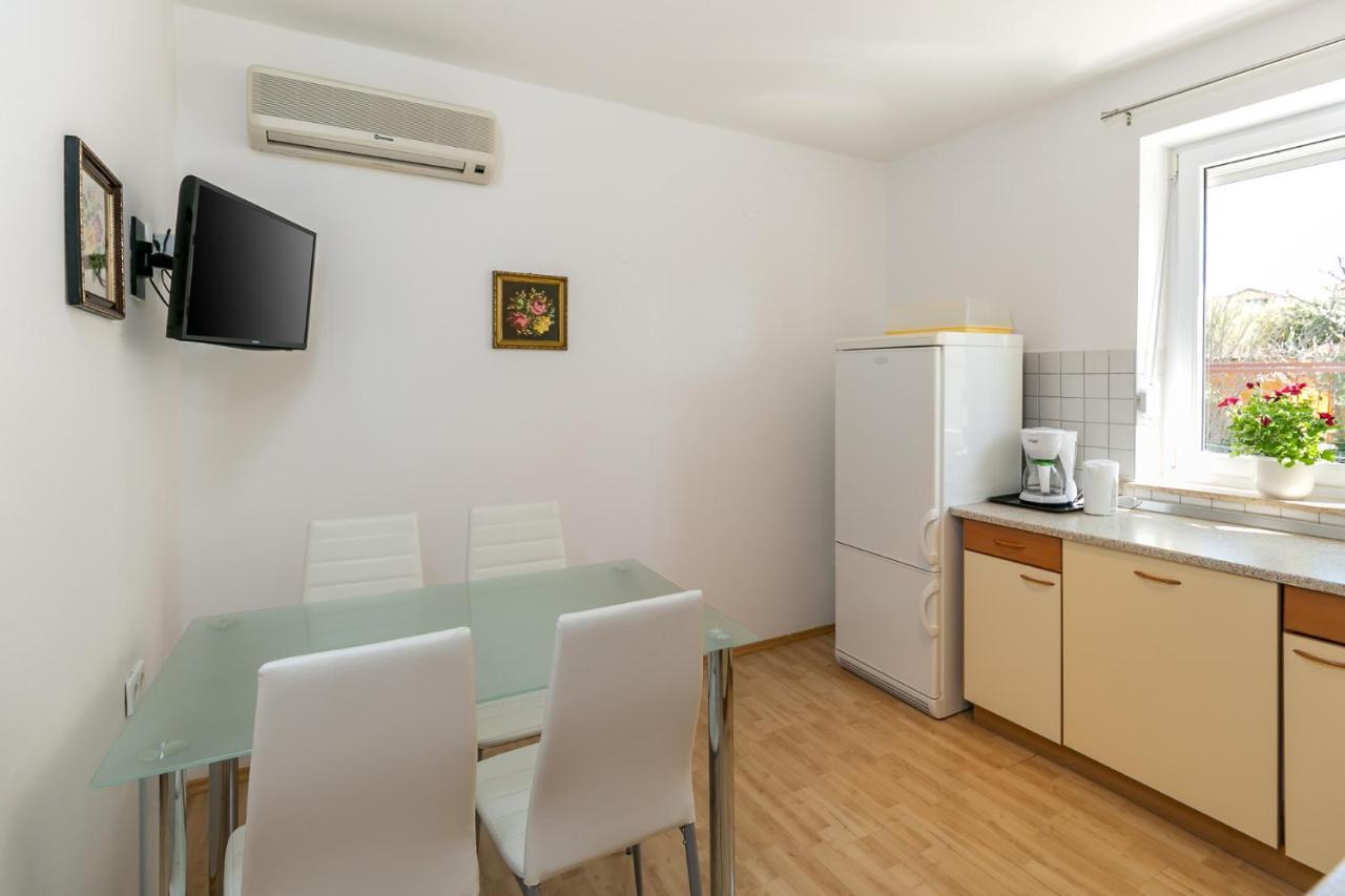 Apartament Haus Eva Novigrad  Zewnętrze zdjęcie